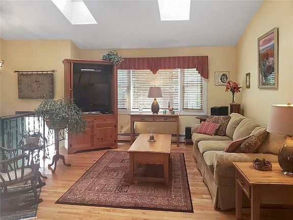 4th image of 23 Mollusk Dr W