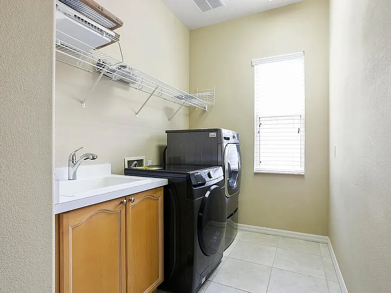 19841 Strathmore Pl — Photo 22