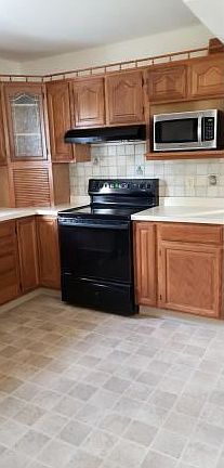 5th image of 406 Conklin Ave