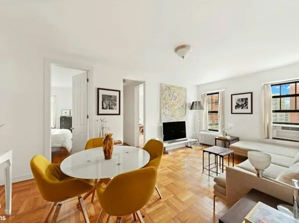 67 Morton Street image 1 of 10
