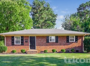 4300 Oak Forest Dr, Charlotte, NC 28215