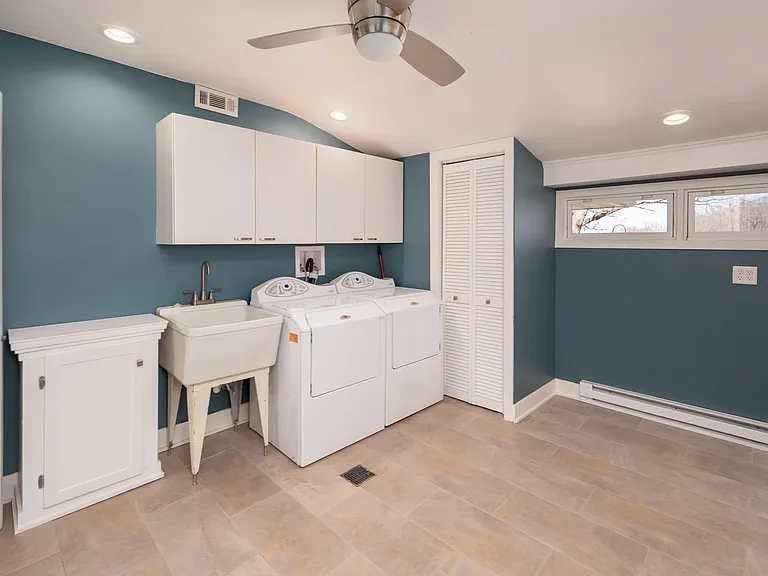 4640 5th Ave — Photo 33