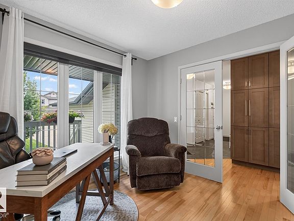4th image of 627 Foxtail Ln