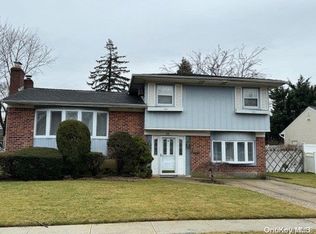 21 Edna Dr, Syosset, NY 11791