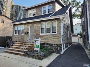 210 Warren Ave, Fort Lee, NJ 07024