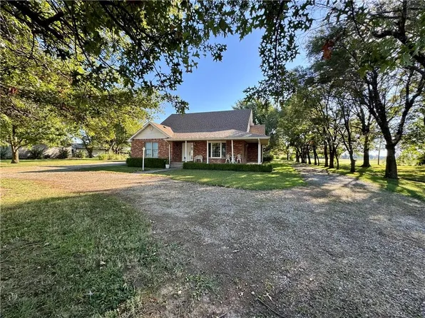 787 SW 20th St, Columbus, KS 66725