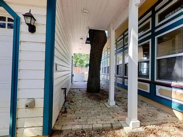 433 W San Antonio St #F — Photo 22