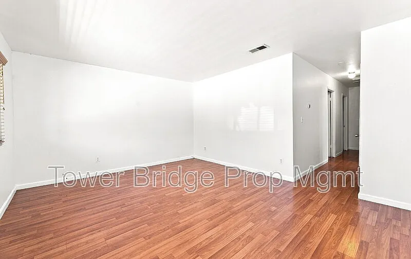 2 bed, 1.0 bath, 1000 sqft, $1,825 — Photo 3