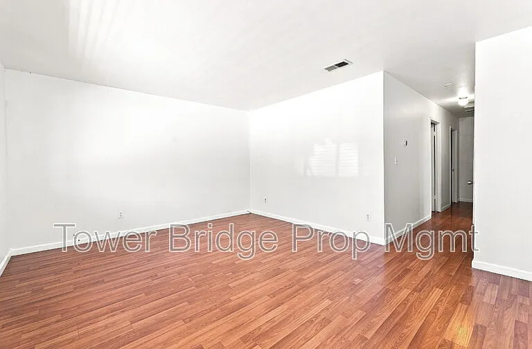 3414 6th Ave — Photo 3