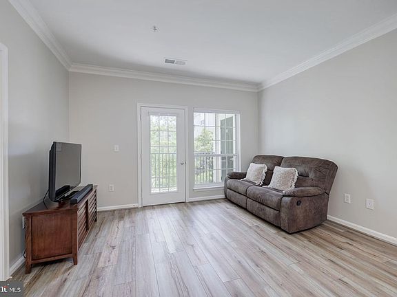 4th image of 4854 Eisenhower Ave Unit 344