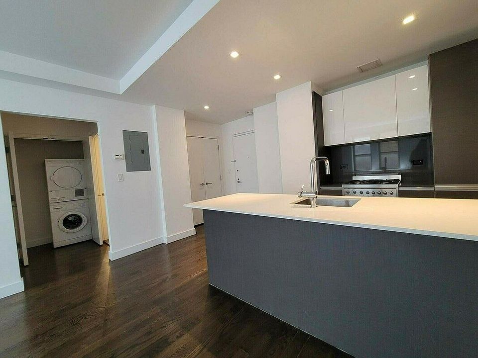 1st image of 666 W End Ave #V4