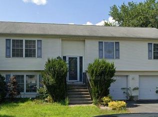 157 Winslow Ave, Somerset, NJ 08873