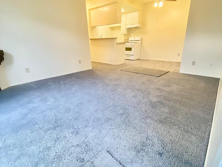 7343 Balboa Blvd #101 — Photo 13