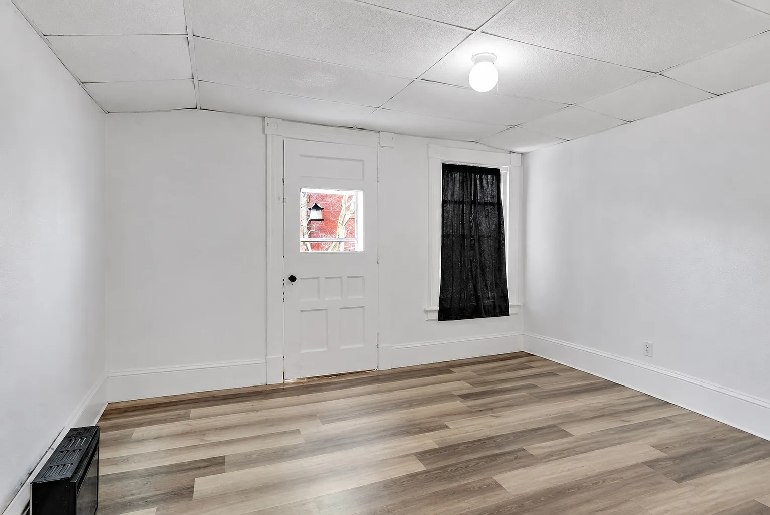 2 bed, 900 sqft, $1,280 — Photo 3