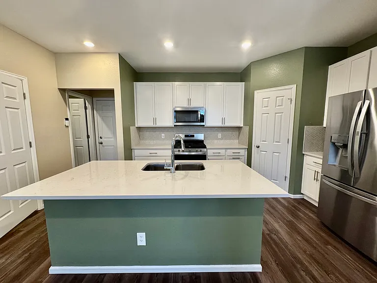 765 N Shawnee St — Photo 4