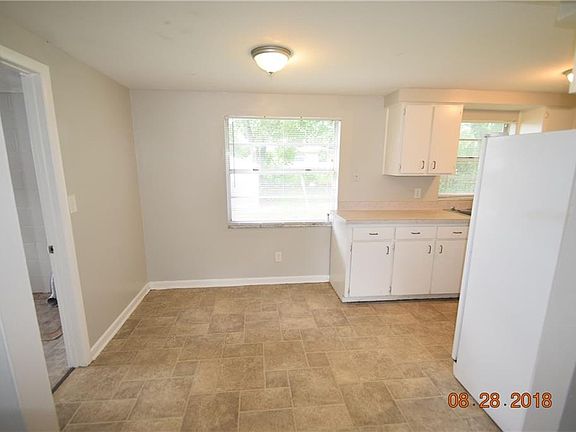 4th image of 4437 Atwater Dr