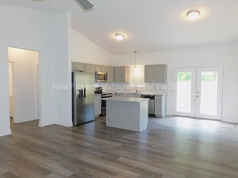 3773 Hinshaw Country Rd — Photo 4