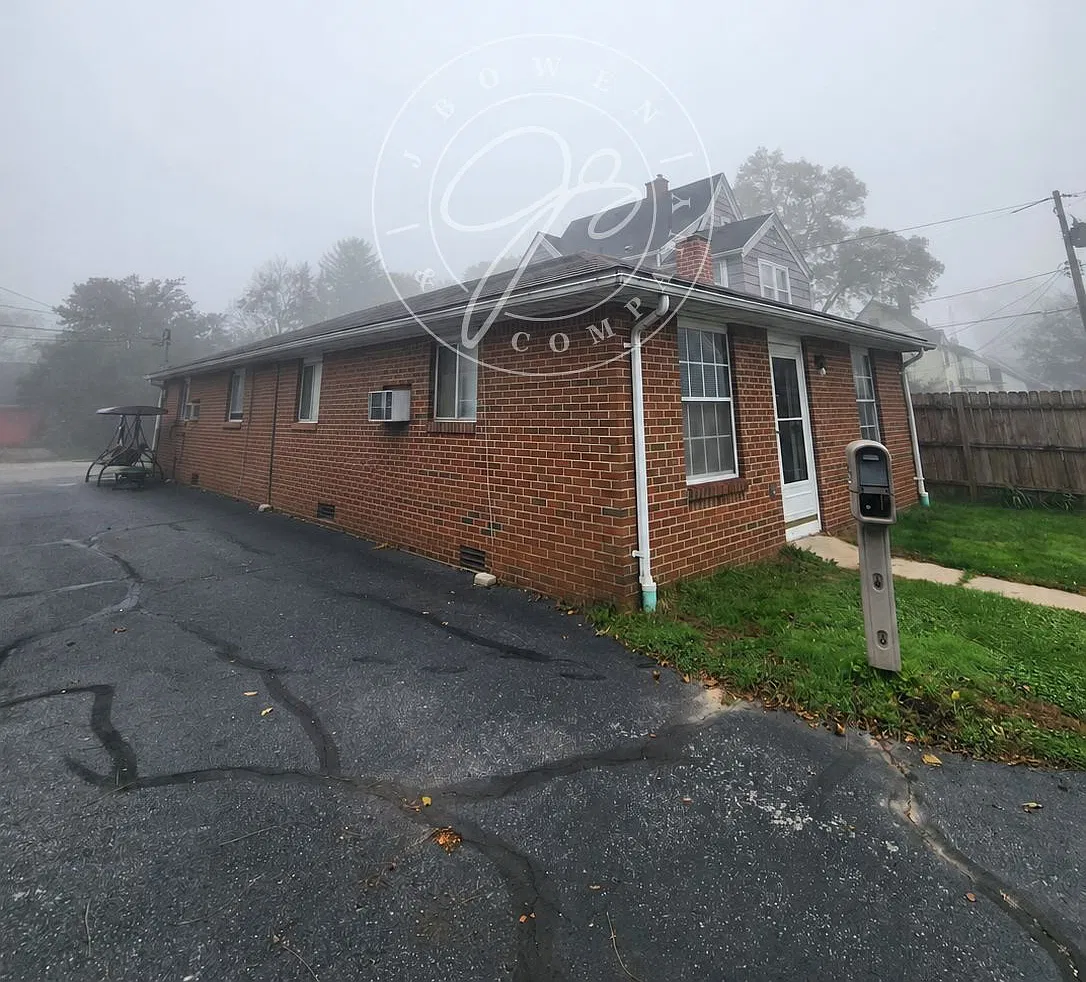 2 bed, 1.0 bath, 600 sqft, $825 — Photo 2