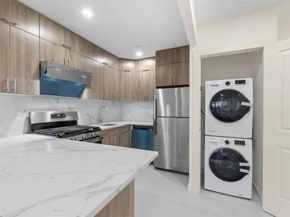 124-28 Queens Boulevard image 3 of 11