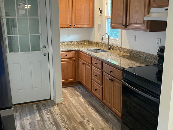 2nd image of 452 Bourbon St #452