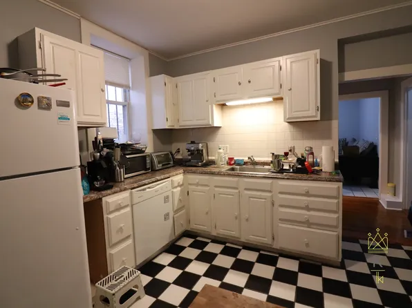 136 Pleasant St #B, Brookline, MA 02446