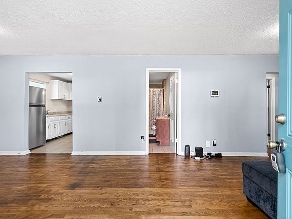5th image of 434 Shelby St