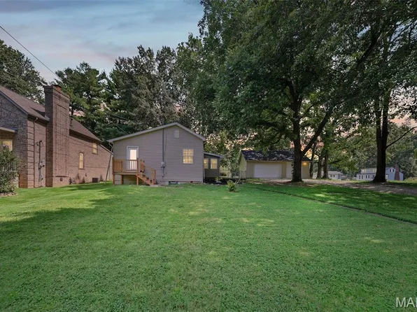 1202 Cart Ln, Belleville, IL 62221