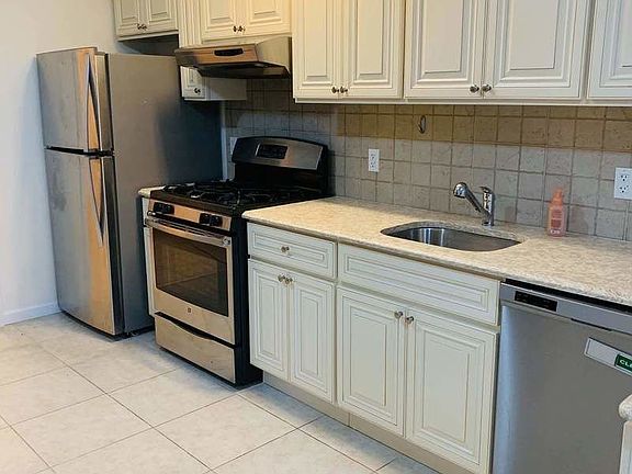 3rd image of 2618 23rd Ave APT 2B