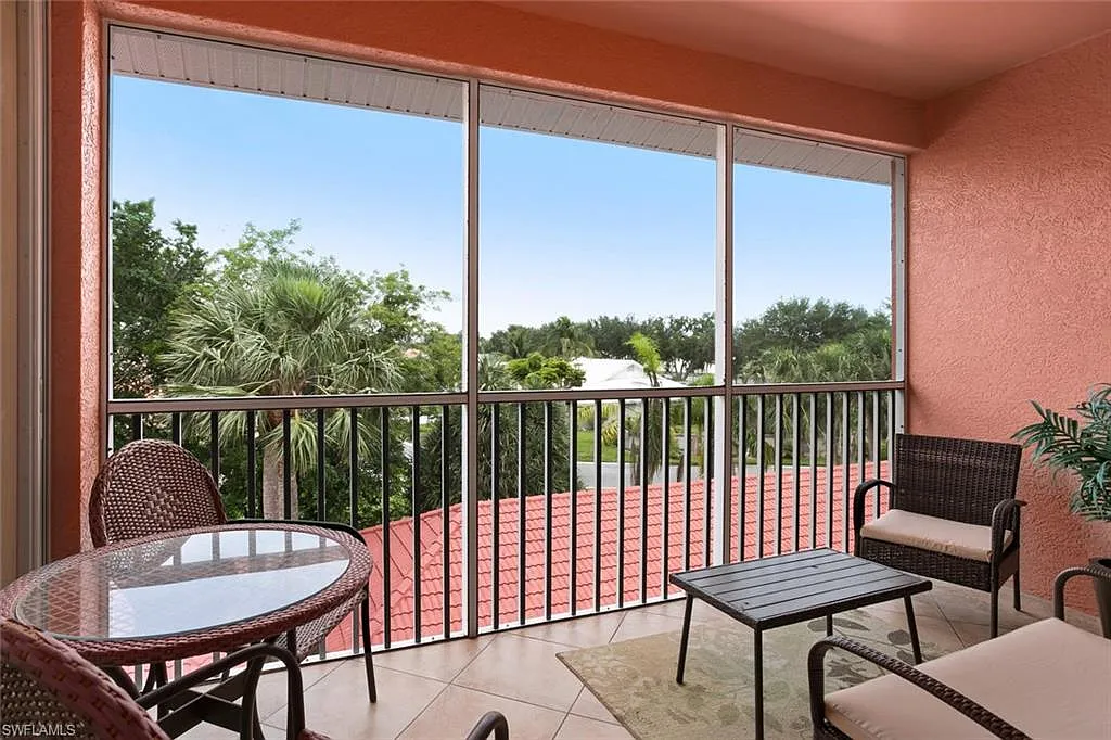 3 bed, 2.0 bath, 1308 sqft, $6,500 — Photo 2