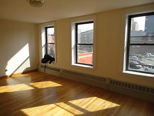 Rented by Aimee Grodanz, LREB | media 20