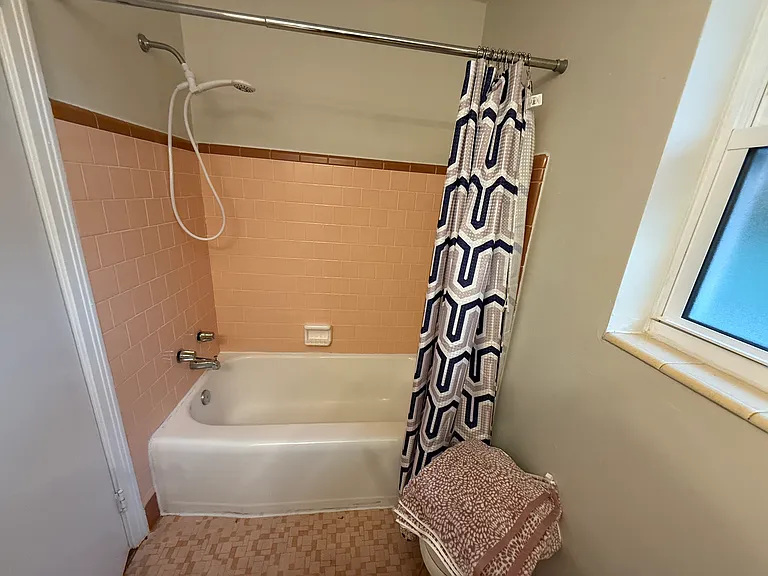 4977 Springhill Dr — Photo 6