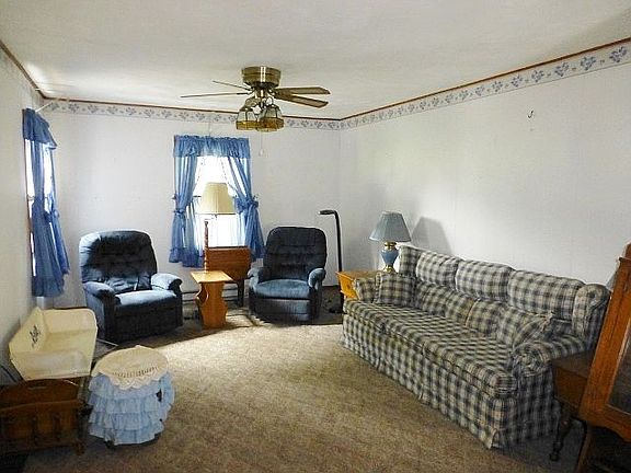 2nd image of 405 Grant St