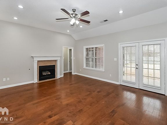5th image of 1113 Deer Creek Dr