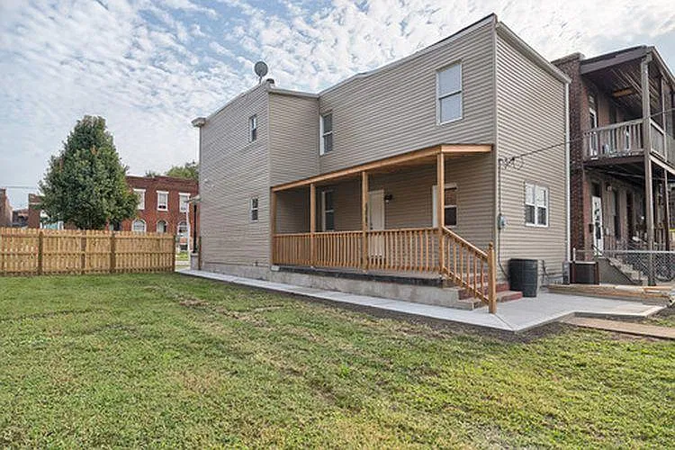 3 bed, 1900 sqft, $2,445 — Photo 3