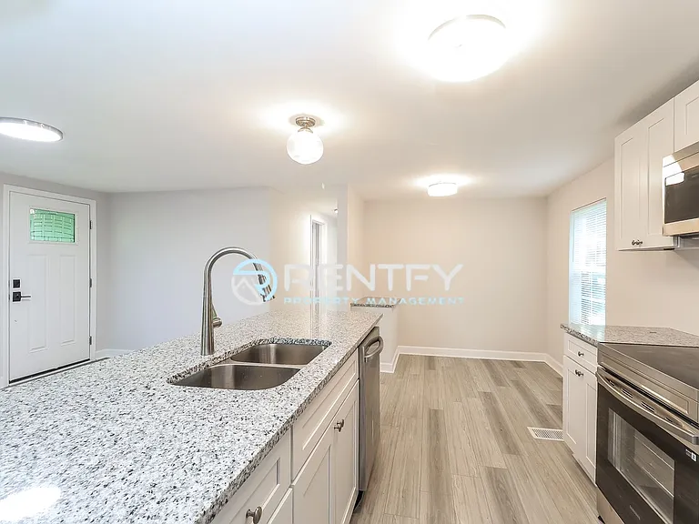9304 Legranger Rd — Photo 6