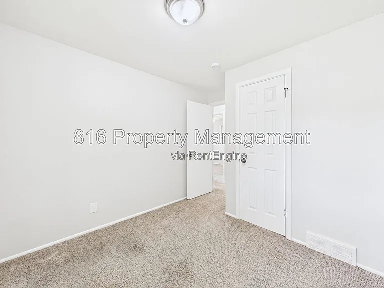 8511 Crystal Ave — Photo 15
