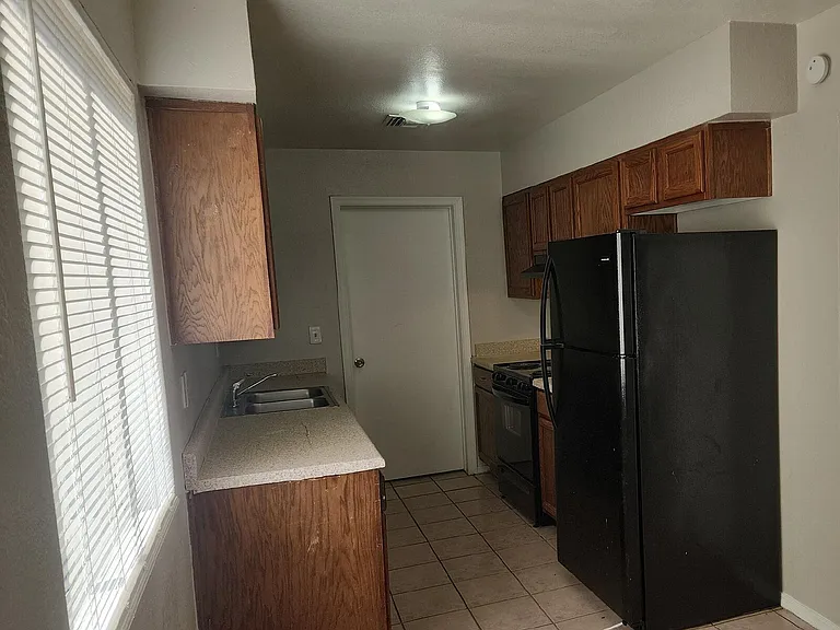 147 W Inglewood St #2 — Photo 5