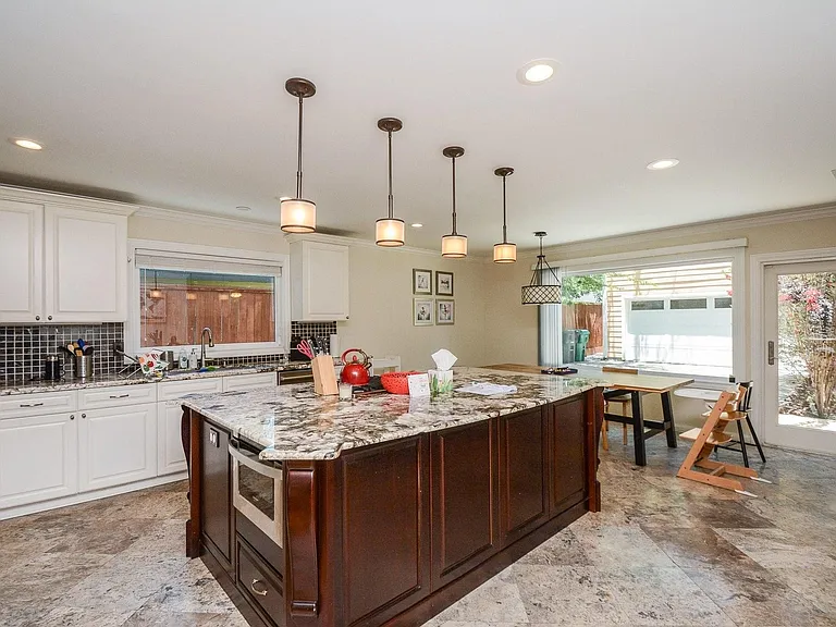 9906 Cedardale Dr — Photo 9