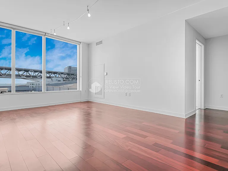 338 Spear St #11E — Photo 3