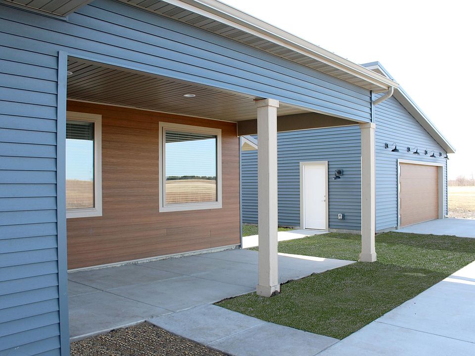 Large covered side porch