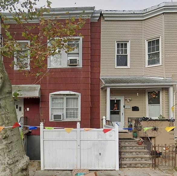 1st image of 32 Nichols Ave