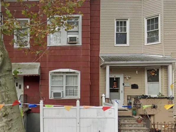 32 Nichols Ave, Brooklyn, NY 11208