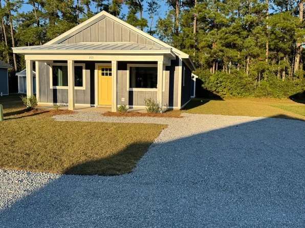 205 Long Pond Loop Unit 41, Swansboro, NC 28584