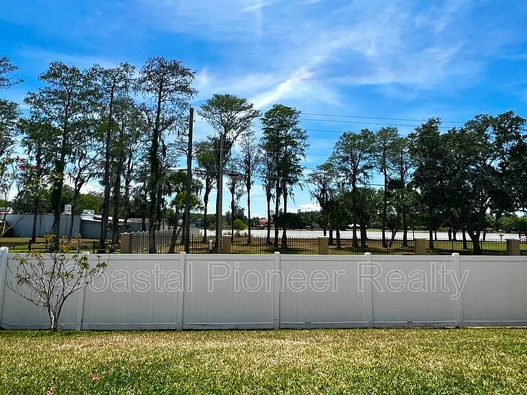 8848 Cameron Crest Dr — Photo 34