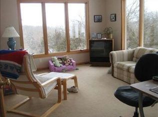 8759 Kemp Ct, Dubuque, IA 52003