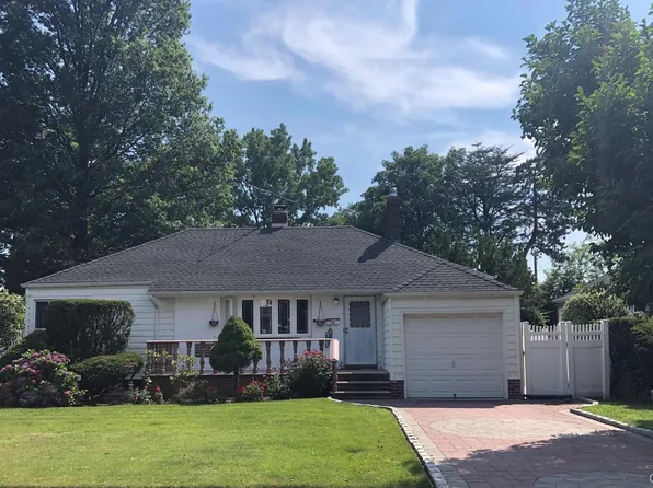 69 Soundview Road, Great Neck, NY 11020