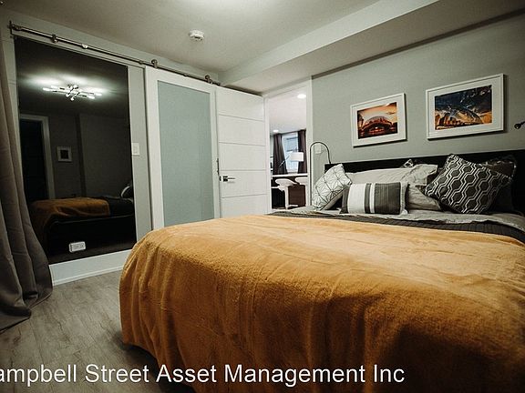5th image of 1120 N Oakley Blvd