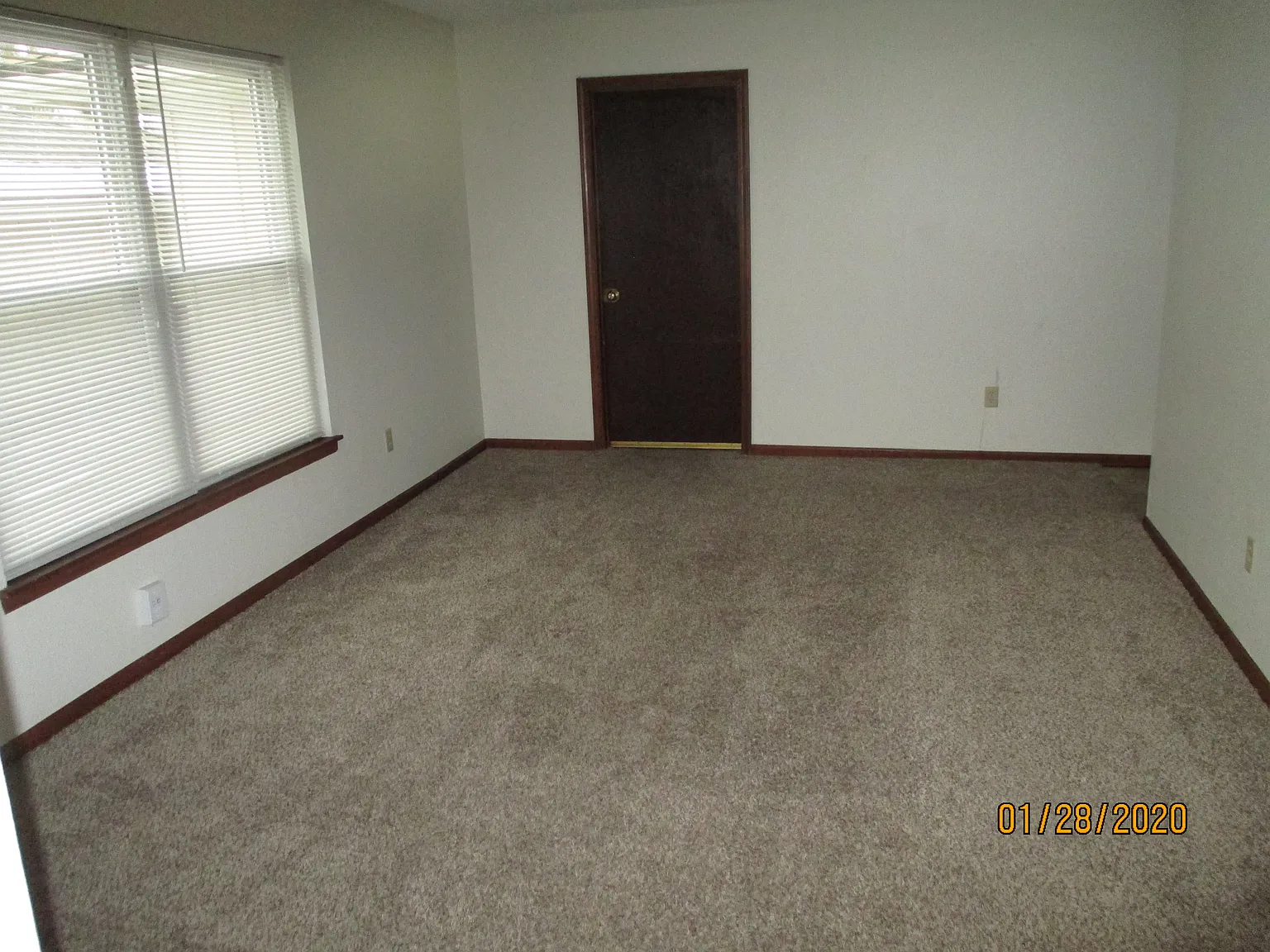 2 bed, 1000 sqft, $1,150 — Photo 2