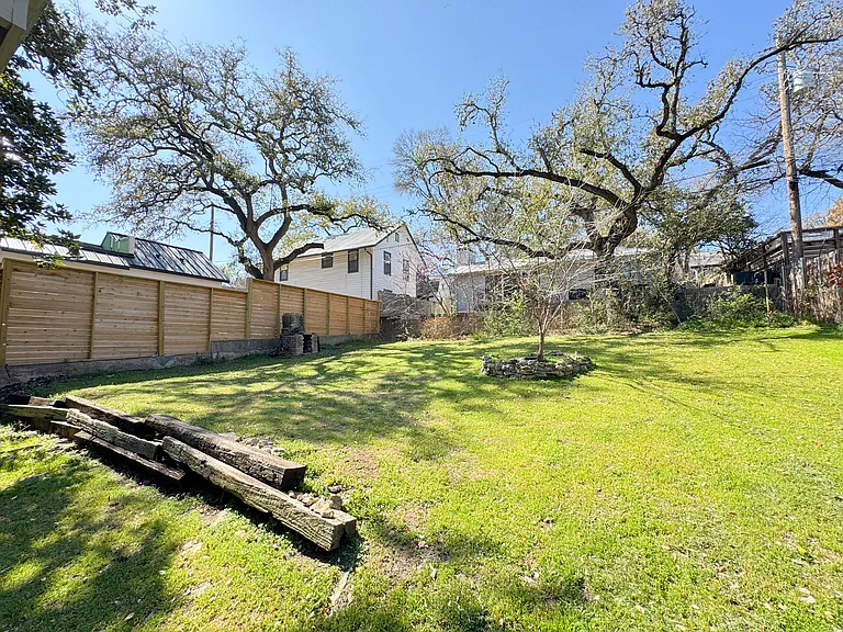 2203 Arpdale St — Photo 14