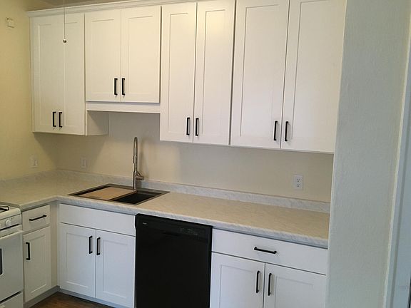 3rd image of 916 Ashland Ave #2